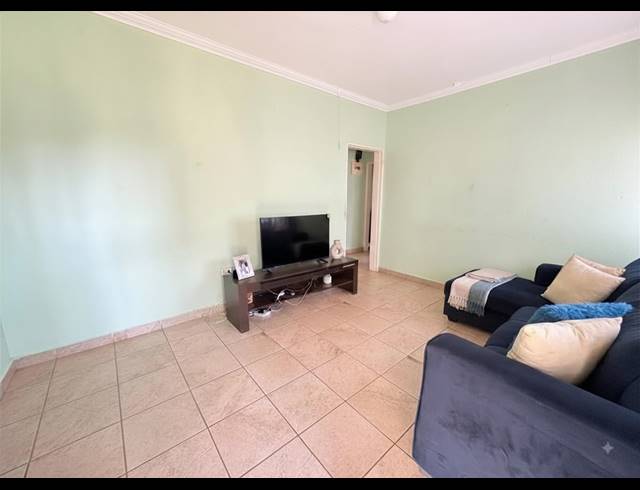 2 BEDROOM APARTMENT FOR SALE IN SASOLBURG EXT 3